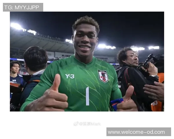 阿尔米隆精彩凌空射门成功破门铃木彩艳毫无反应 阿尔米隆精彩凌空射门成功破门铃木彩艳毫无反应