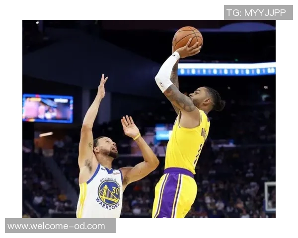 浓眉首节表现稳健轻松斩获5分5板1助展现强大状态